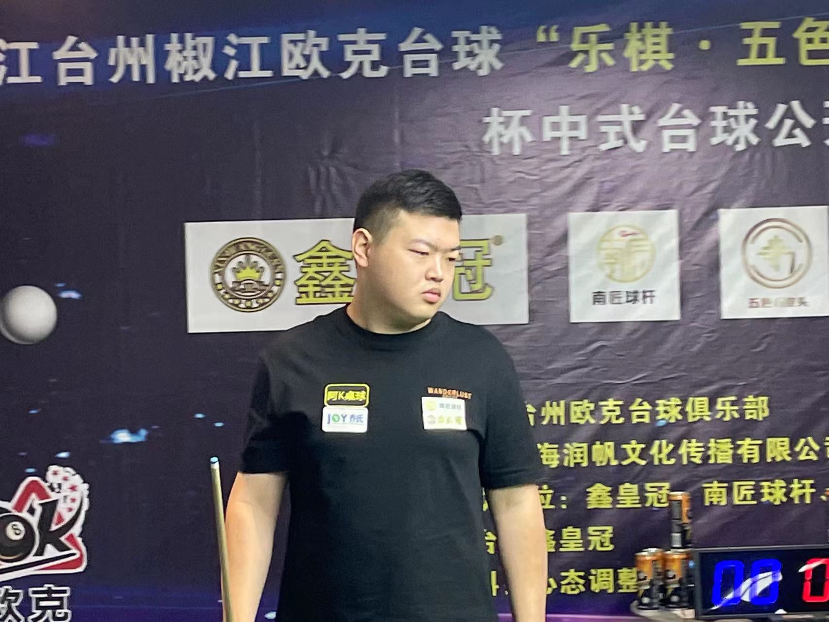 他在前三圈 他在前三圈