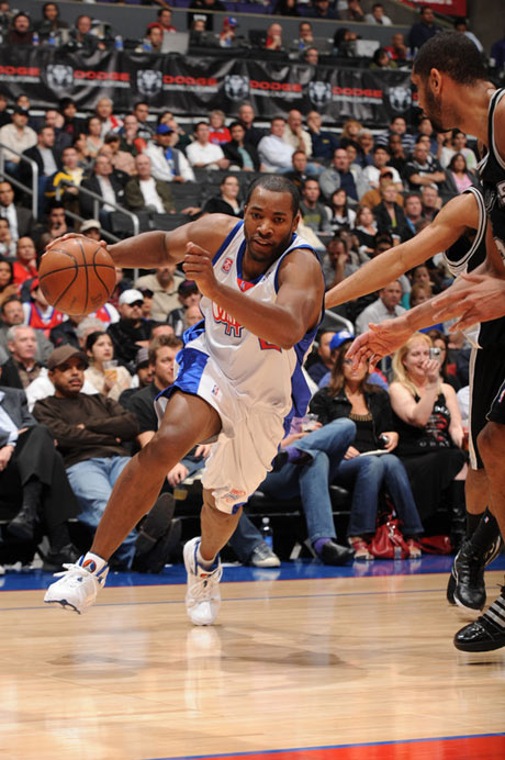 幾內亞足球賽事疑因爭議判罰發生人踩人慘劇　造成至少56人死亡.