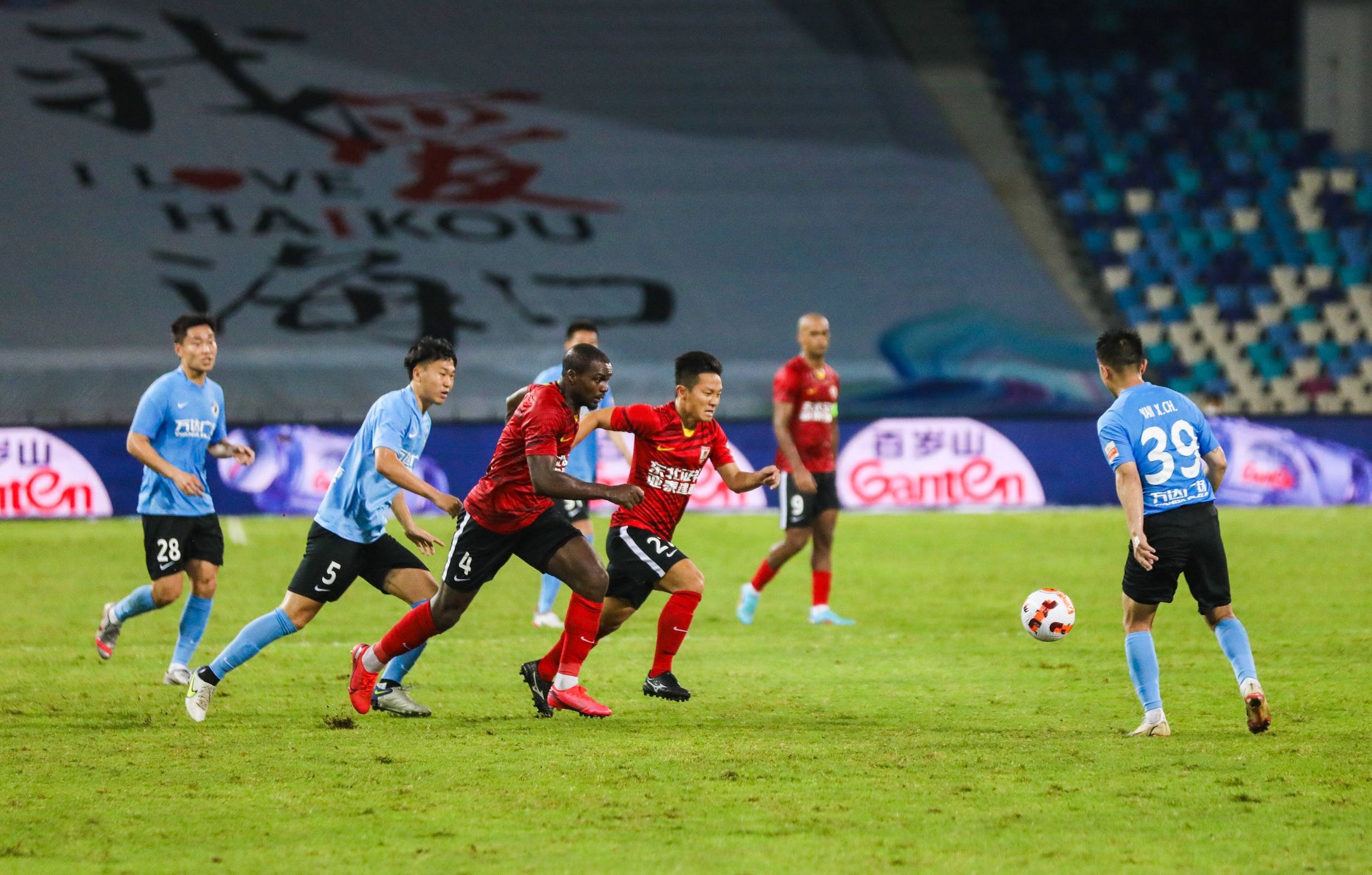 皇马20岁新援怀森首秀惊艳，7解围2抢断零被过