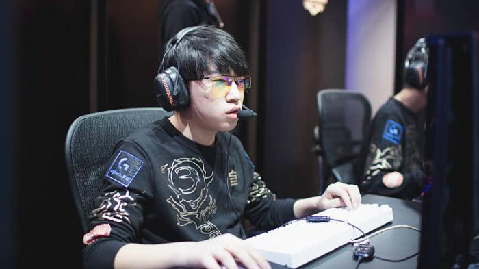 松将球从防 松将球从防